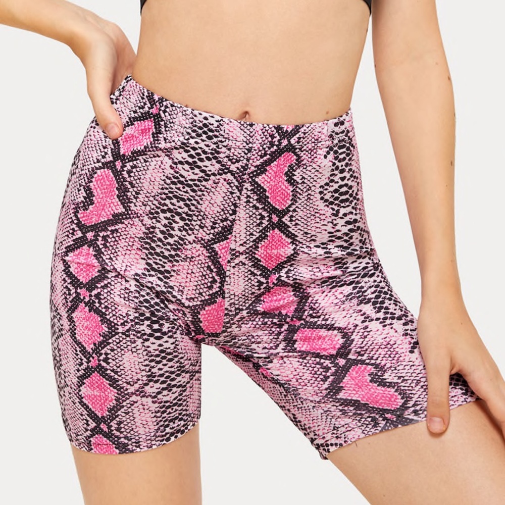 Pink snake crop leggings🐍
